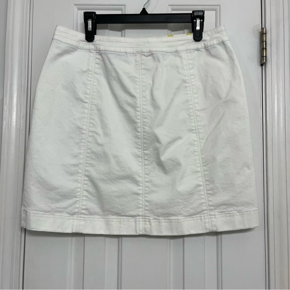 Boden white cotton zip button 2 pocket mini skirt, size 10 US. - Picture 2 of 7